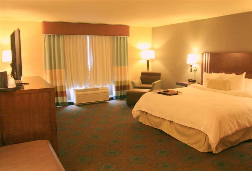 Hampton Inn And Suites - Lincoln Northeast Номер фото