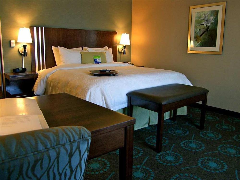 Hampton Inn And Suites - Lincoln Northeast Номер фото
