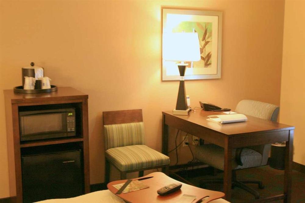 Hampton Inn And Suites - Lincoln Northeast Номер фото